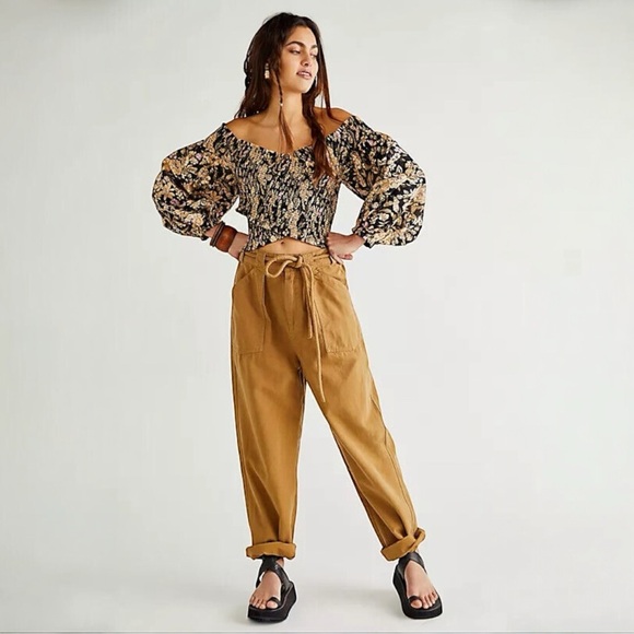 Free People Tops - FREE PEOPLE East To West Smocked Crop Top Floral